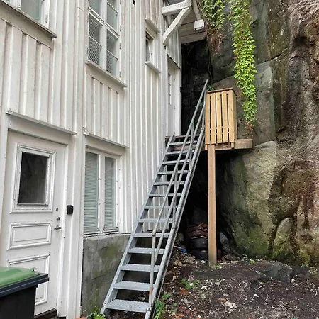 아파트 Loftsleilighet I Sentrum Med Parkering *