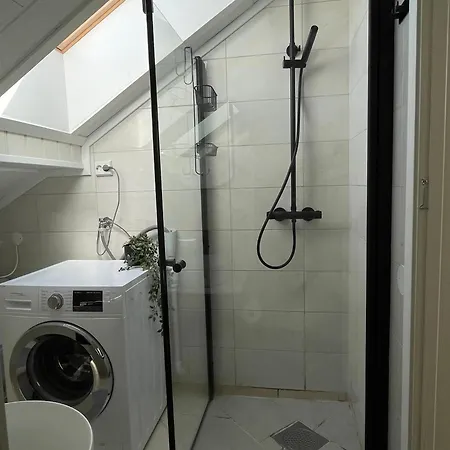 Loftsleilighet I Sentrum Med Parkering Apartmán *