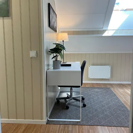 Loftsleilighet I Sentrum Med Parkering 아렌달
