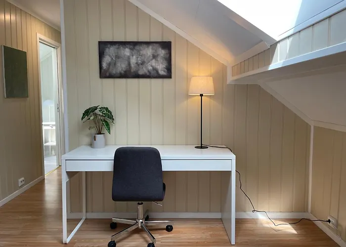 Loftsleilighet I Sentrum Med Parkering דירה ארנדל