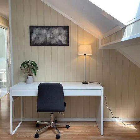 Loftsleilighet I Sentrum Med Parkering Διαμέρισμα Arendal