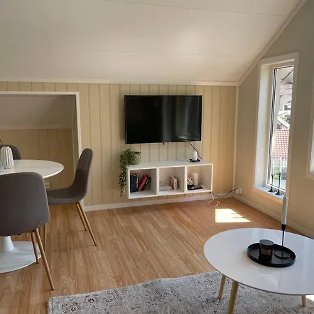 Διαμέρισμα Loftsleilighet I Sentrum Med Parkering